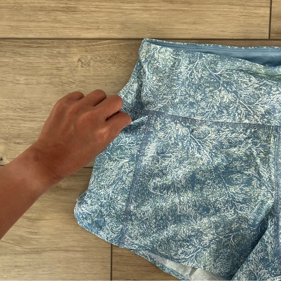 NWT Rabbit Summit Chasers 4” Endless Sky Fern Short - Small - Picture 5 of 10